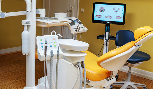 Behandlungszimmer in der kieferorthopädischen Praxis von Zahnspangenglück